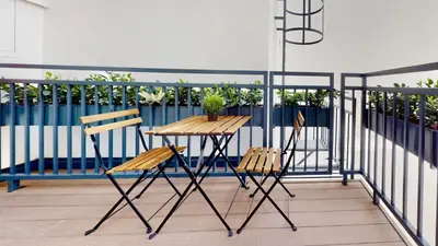 Ein Balkon oder eine Terrasse in der Unterkunft ALON HOMES Vienna - Premium City Center Apartments