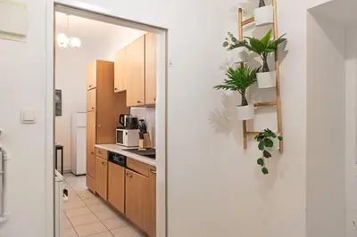 Grundriss der Unterkunft Inviting 2BR Apartment centrally located