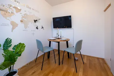 TV/Unterhaltungsangebot in der Unterkunft Rooftop cozy apartment near innerstadt with AC