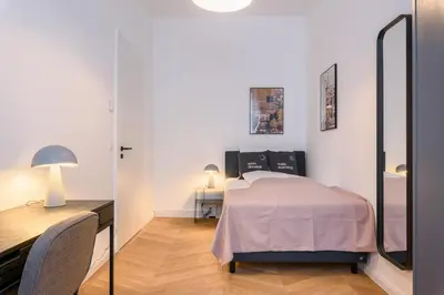 Ein Bett oder Betten in einem Zimmer der Unterkunft Limehome Vienna Karajangasse
