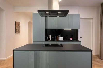 Küche/Küchenzeile in der Unterkunft Limehome Vienna Karajangasse