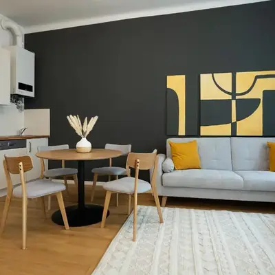 Aesthetic newly renovated apartment located near Belvedere Castle