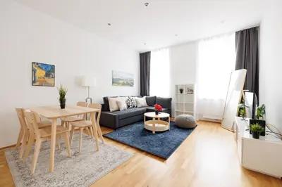 Ein Sitzbereich in der Unterkunft Charming Apartment near Center